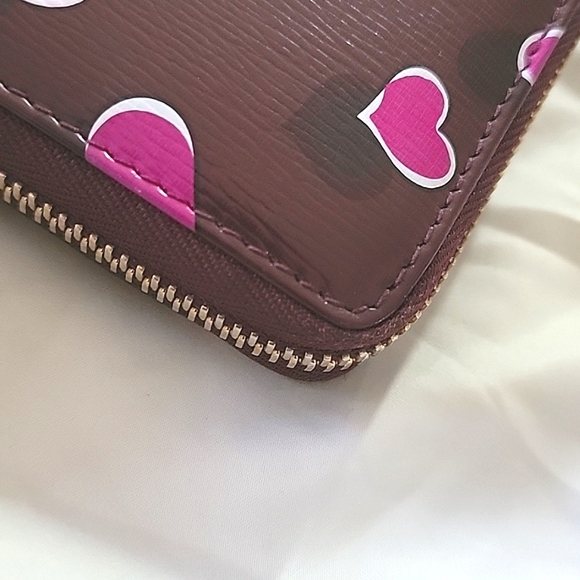 💗 Auth Pink GUCCI Zippy Wallet Heartbeat 💗 - Picture 6 of 7